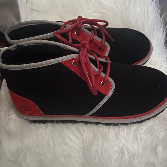 New Neumel suede Uggs - Picture 2 of 6